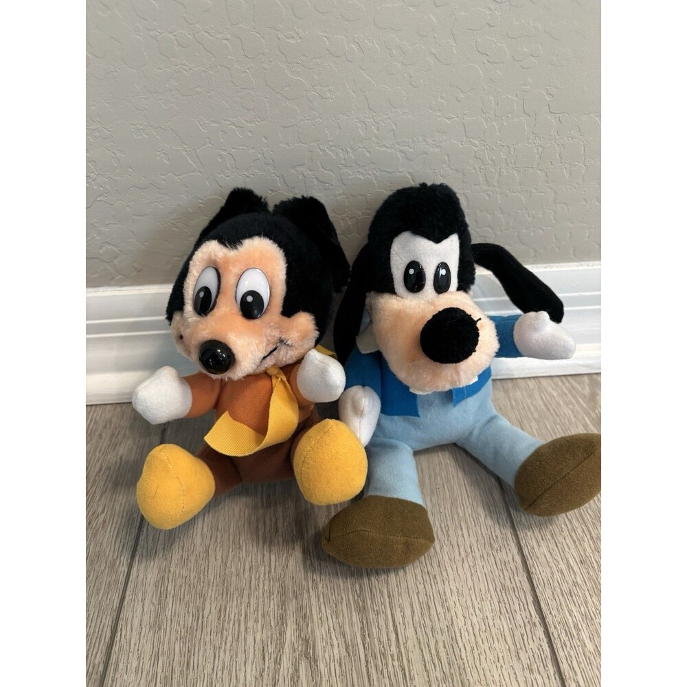 DISNEY VINTAGE MICKEY'S CHRISTMAS CAROL Goofy PLUSH‎ STUFFED TOYS HARDEES 1984